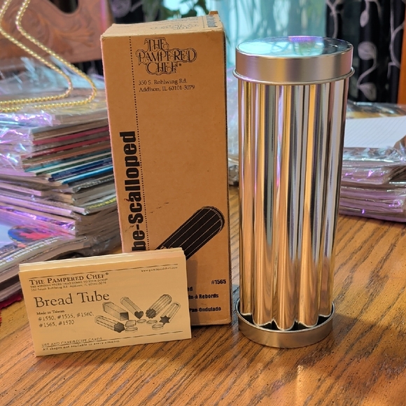 The Pampered Chef Other - The Pampered Chef Silver Scalloped Bread Tube